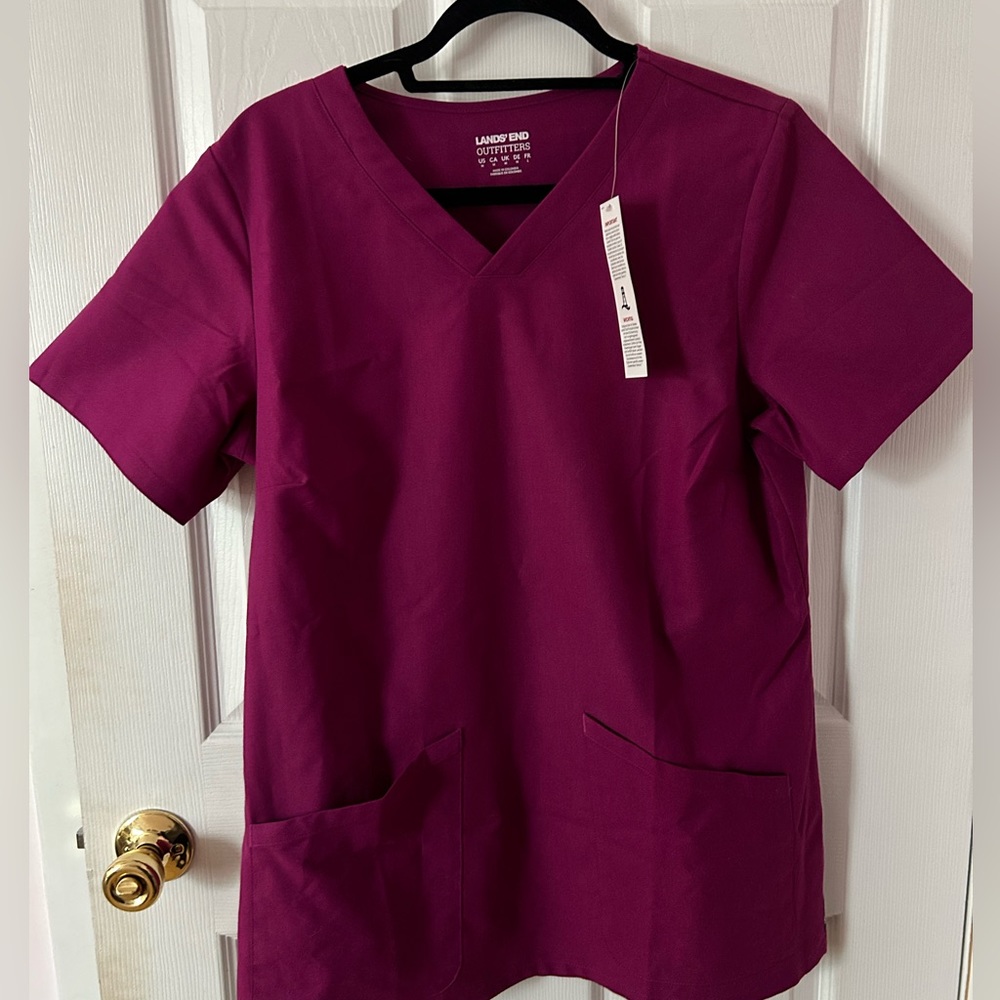 NWT scrub top